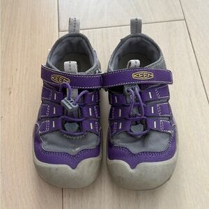 KEEN Kids Howser Sneakers, size 10. Great for hiking!